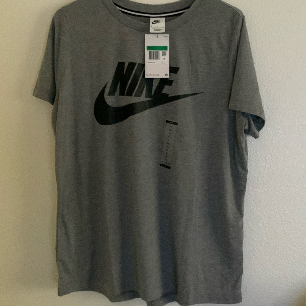 NWT Nike T shirt